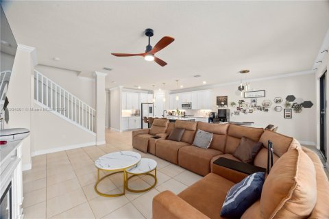 House in Tamarac, Florida 5 bedrooms, 265.7 sq.m. № 2061472 - photo 18