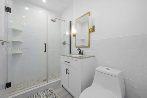 Villa ou maison à vendre à Coral Gables, Floride: 3 chambres, 168.34 m2 № 2033495 - photo 13