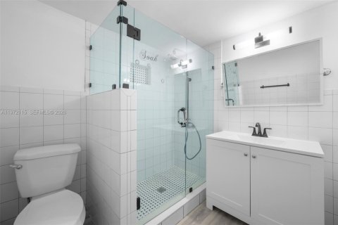 Villa ou maison à vendre à Coral Gables, Floride: 3 chambres, 168.34 m2 № 2033495 - photo 19