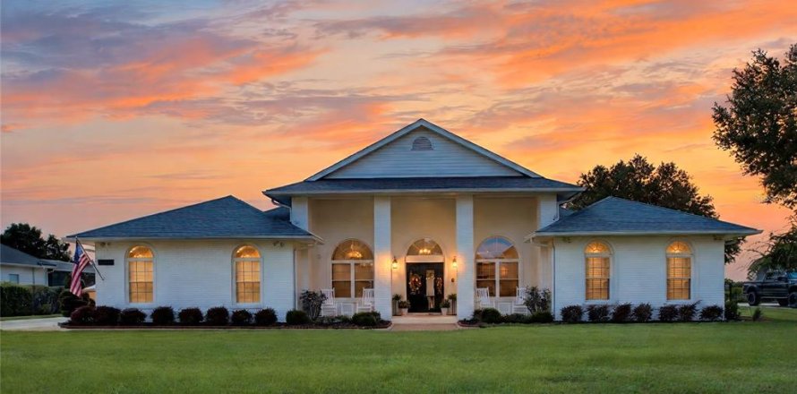 Villa ou maison à Eustis, Floride 5 chambres, 427.16 m2 № 2422728