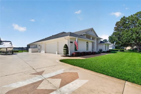 Villa ou maison à vendre à Eustis, Floride: 5 chambres, 427.16 m2 № 2422728 - photo 2