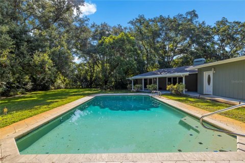 House in Clearwater, Florida 6 bedrooms, 360.93 sq.m. № 2283350 - photo 15