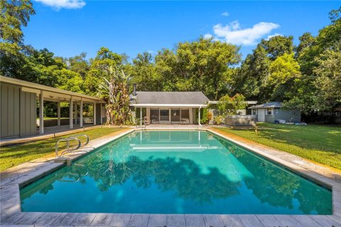 House in Clearwater, Florida 6 bedrooms, 360.93 sq.m. № 2283350 - photo 17