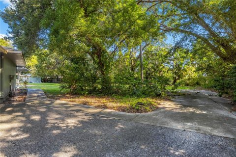 House in Clearwater, Florida 6 bedrooms, 360.93 sq.m. № 2283350 - photo 24