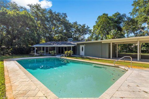 House in Clearwater, Florida 6 bedrooms, 360.93 sq.m. № 2283350 - photo 16