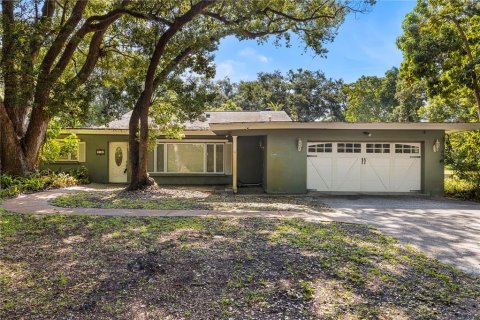 House in Clearwater, Florida 6 bedrooms, 360.93 sq.m. № 2283350