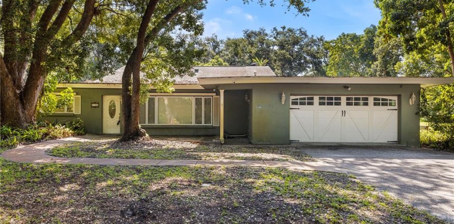 House in Clearwater, Florida 6 bedrooms, 360.93 sq.m. № 2283350
