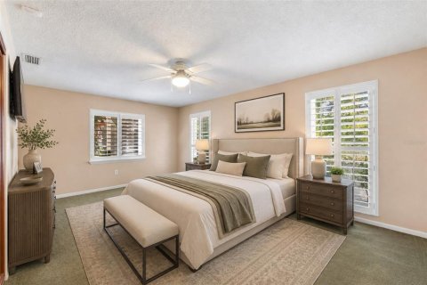 House in Clearwater, Florida 6 bedrooms, 360.93 sq.m. № 2283350 - photo 30
