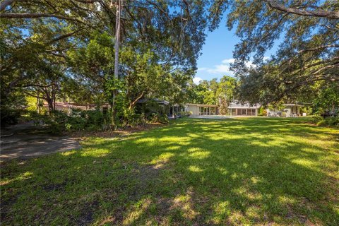 House in Clearwater, Florida 6 bedrooms, 360.93 sq.m. № 2283350 - photo 19
