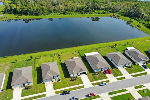 Casa en venta en Auburndale, Florida, 3 dormitorios, 154.12 m2 № 1919019 - foto 3