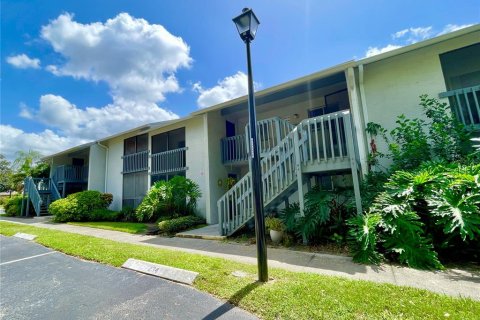 Condo à Largo, Floride, 2 chambres № 2237376
