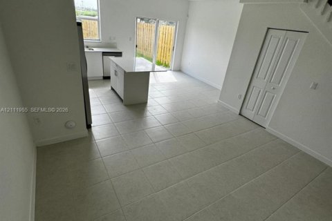 Adosado en venta en Homestead, Florida, 3 dormitorios, 123.37 m2 № 2432079 - foto 3