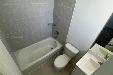 Adosado en venta en Homestead, Florida, 3 dormitorios, 123.37 m2 № 2432079 - foto 20