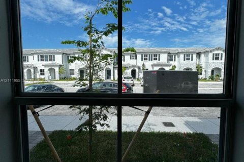 Adosado en venta en Homestead, Florida, 3 dormitorios, 123.37 m2 № 2432079 - foto 17