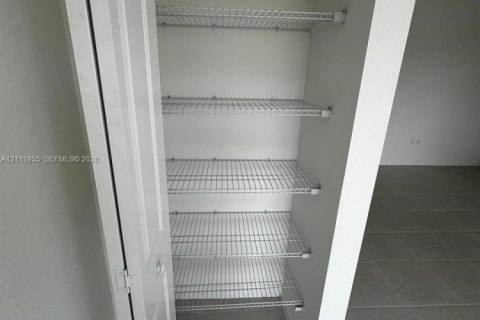 Adosado en venta en Homestead, Florida, 3 dormitorios, 123.37 m2 № 2432079 - foto 8