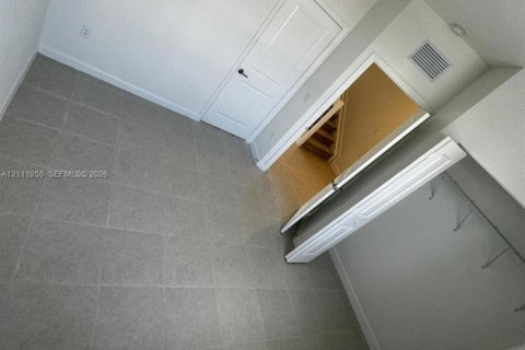Adosado en venta en Homestead, Florida, 3 dormitorios, 123.37 m2 № 2432079 - foto 16