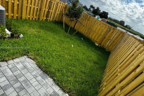 Adosado en venta en Homestead, Florida, 3 dormitorios, 123.37 m2 № 2432079 - foto 28