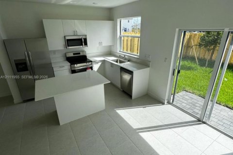 Adosado en venta en Homestead, Florida, 3 dormitorios, 123.37 m2 № 2432079 - foto 6