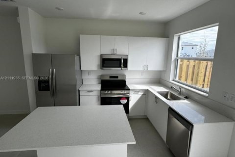 Adosado en venta en Homestead, Florida, 3 dormitorios, 123.37 m2 № 2432079 - foto 5