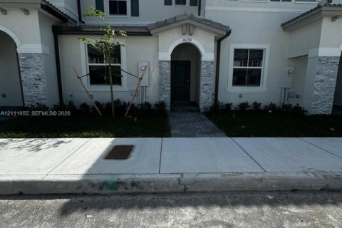 Adosado en Homestead, Florida 3 dormitorios, 123.37 m2 № 2432079