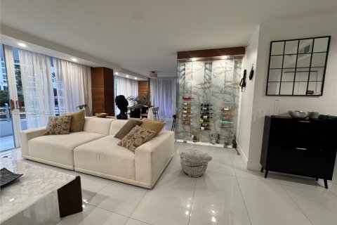 Condo à Aventura, Floride, 2 chambres  № 2081300