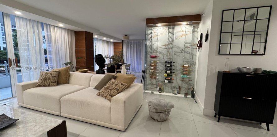 Condo à Aventura, Floride, 2 chambres  № 2081300