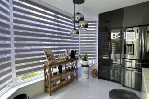 Copropriété à louer à Aventura, Floride: 2 chambres, 130.34 m2 № 2081300 - photo 7