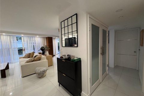 Copropriété à louer à Aventura, Floride: 2 chambres, 130.34 m2 № 2081300 - photo 2