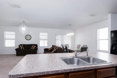 Casa en alquiler en Winter Haven, Florida, 4 dormitorios, 166.11 m2 № 1769618 - foto 15