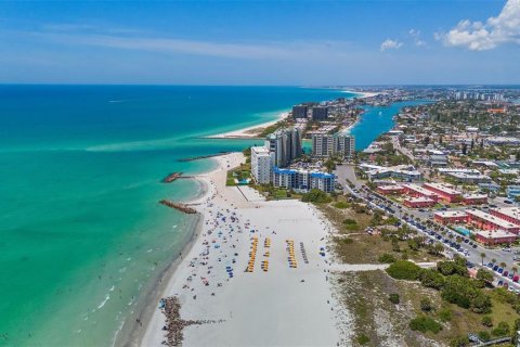 Condo in Saint Pete Beach, Florida, 1 bedroom  № 2102159 - photo 3