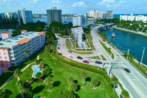 Condominio en venta en Boca Raton, Florida, 2 dormitorios, 146.32 m2 № 807597 - foto 1