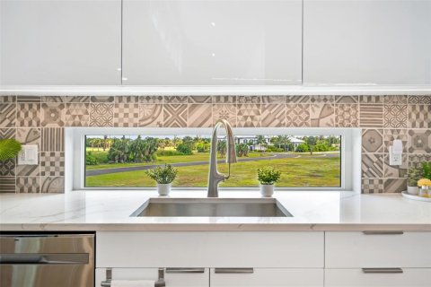 Villa ou maison à vendre à Englewood, Floride: 3 chambres, 225.38 m2 № 2341676 - photo 10