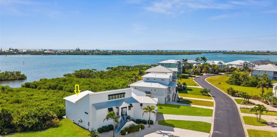 Villa ou maison à Englewood, Floride 3 chambres, 225.38 m2 № 2341676
