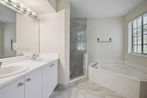 Condo in Weston, Florida, 4 bedrooms  № 1852033 - photo 12