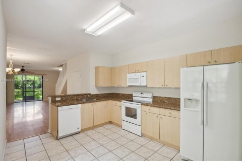Condo in Weston, Florida, 4 bedrooms  № 1852033 - photo 10