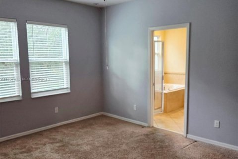 Townhouse in Orlando, Florida 3 bedrooms, 163.88 sq.m. № 1994903 - photo 13