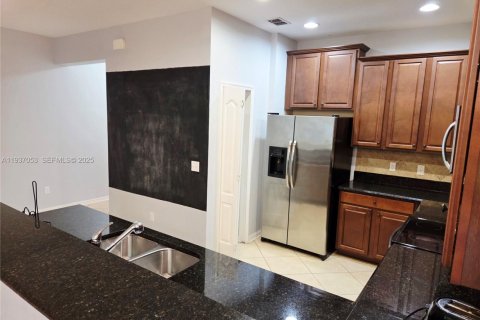 Townhouse in Orlando, Florida 3 bedrooms, 163.88 sq.m. № 1994903 - photo 8