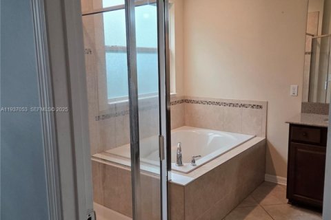 Townhouse in Orlando, Florida 3 bedrooms, 163.88 sq.m. № 1994903 - photo 15