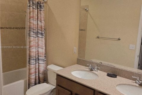 Townhouse in Orlando, Florida 3 bedrooms, 163.88 sq.m. № 1994903 - photo 26