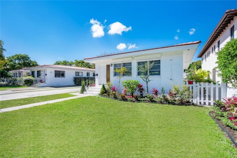 Commercial property in Coral Gables, Florida 202.81 sq.m. № 1698140 - photo 3