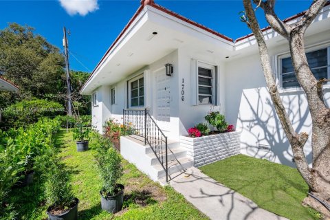 Commercial property in Coral Gables, Florida 202.81 sq.m. № 1698140 - photo 5