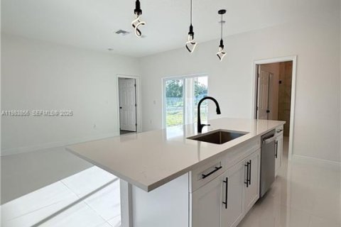 Casa en venta en Lehigh Acres, Florida, 3 dormitorios, 130.62 m2 № 2046731 - foto 7