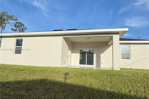 Casa en venta en Lehigh Acres, Florida, 3 dormitorios, 130.62 m2 № 2046731 - foto 4