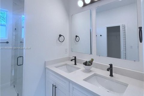 Casa en venta en Lehigh Acres, Florida, 3 dormitorios, 130.62 m2 № 2046731 - foto 13