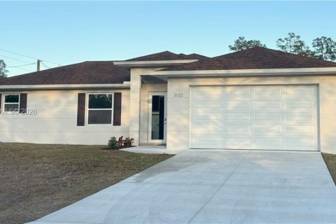 Casa en venta en Lehigh Acres, Florida, 3 dormitorios, 130.62 m2 № 2046731 - foto 2