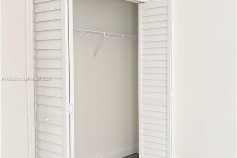 Casa en venta en Lehigh Acres, Florida, 3 dormitorios, 130.62 m2 № 2046731 - foto 17