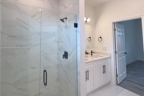 Casa en venta en Lehigh Acres, Florida, 3 dormitorios, 130.62 m2 № 2046731 - foto 11