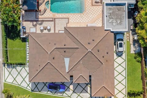 Casa en Surfside, Florida 5 dormitorios, 308.44 m2 № 2029831