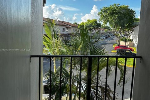 Condo in Miami, Florida, 2 bedrooms № 1970914 - photo 20