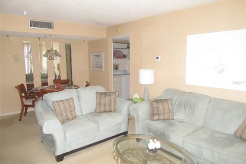 Copropriété à louer à Port Charlotte, Floride: 2 chambres, 72.74 m2 № 2104096 - photo 4
